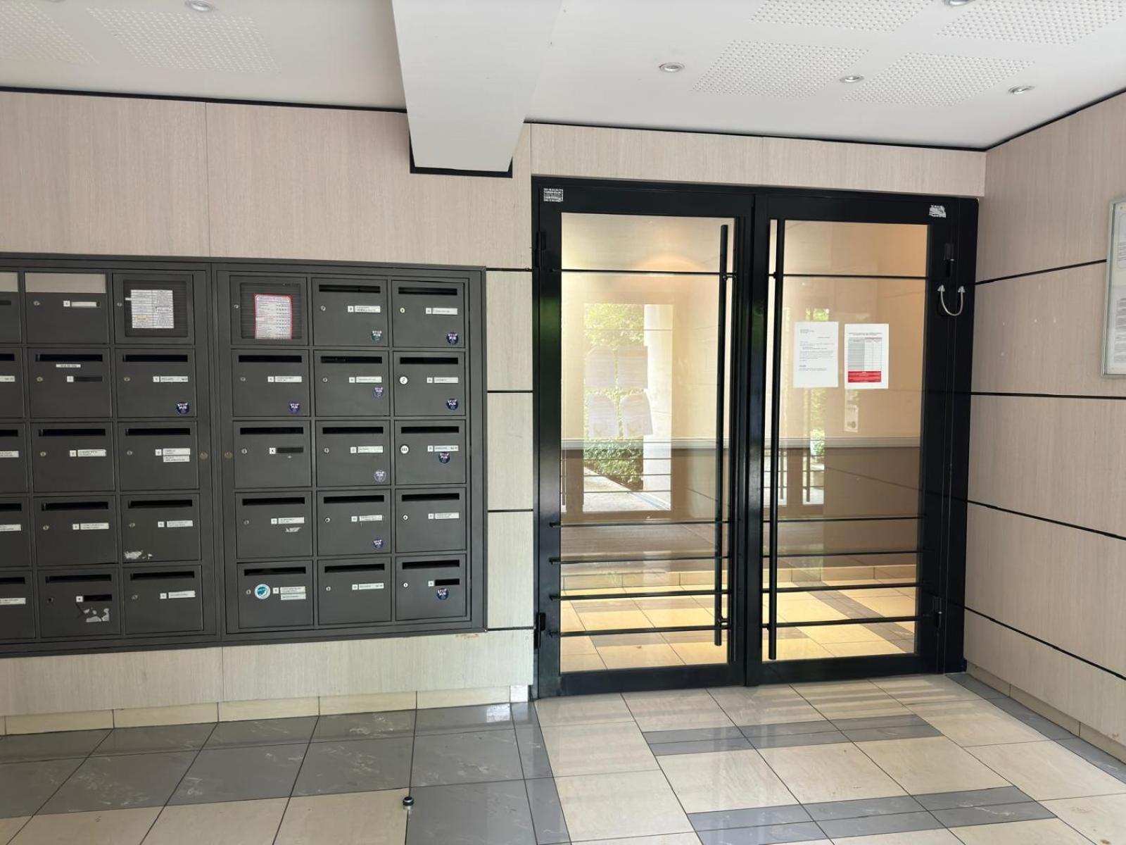 Appartement Magnolia 40M2, Parking Et Wifi Gratuit Montévrain Exterior foto